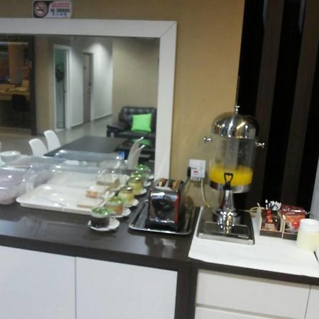 瑞德特酒店 实兆远 外观 照片